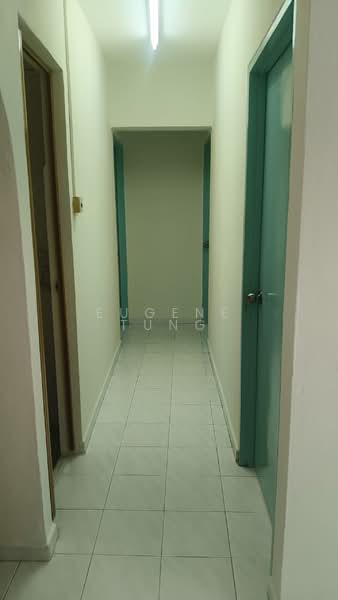 Pangsapuri untuk Dijual di Taman Pekaka Block 31 - Eugene Tung - Corridor - PropertyGuru.com.my