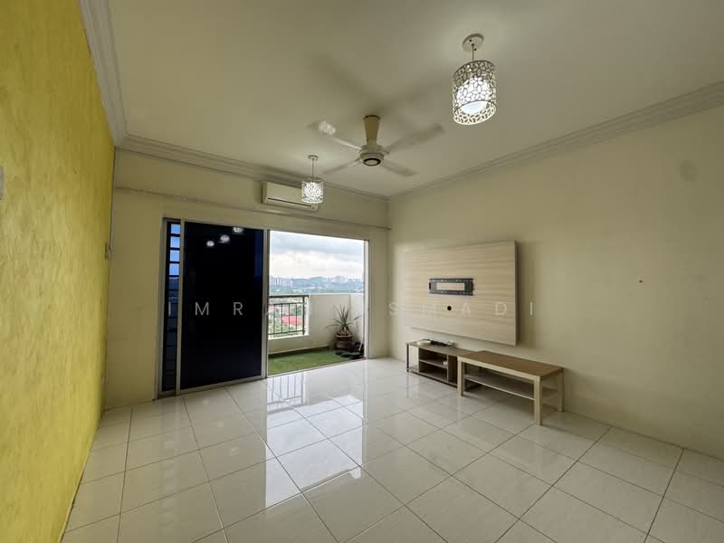 Pangsapuri untuk Disewa di Pangsapuri Anggun - Imran Ismadi - Living Room - PropertyGuru.com.my