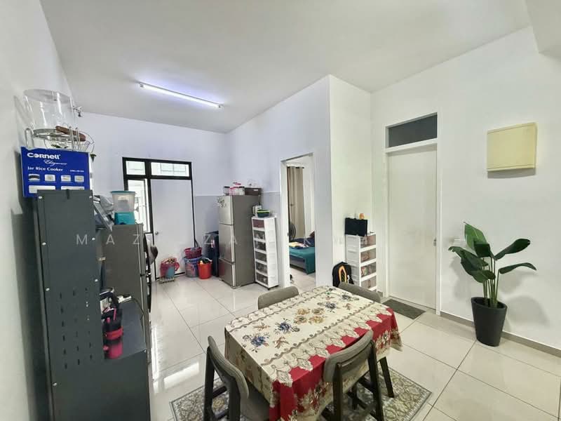 2-storey Terraced House for Sale in Taman Kota Masai (Pasir Gudang) - MAZRIZAN KAMISAN - Living Room - PropertyGuru.com.my