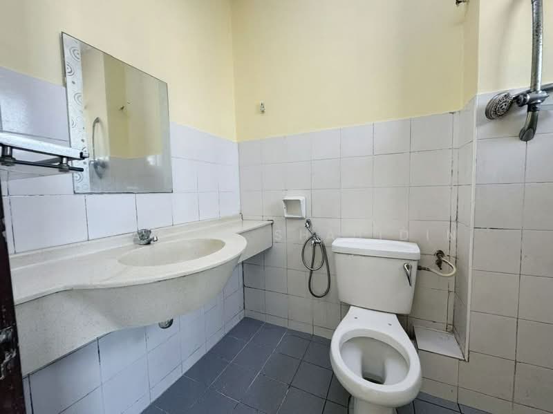 Rumah Teres 2.5 Tingkat untuk Dijual di Selayang Mulia (Batu Caves) - Shafika Shahidin - Bathroom - PropertyGuru.com.my