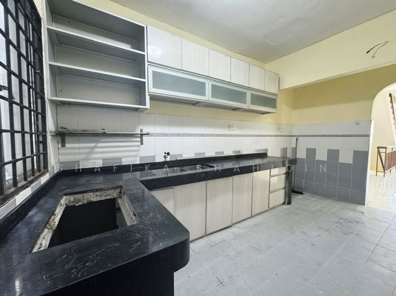 Rumah Teres 2.5 Tingkat untuk Dijual di Selayang Mulia (Batu Caves) - Shafika Shahidin - Kitchen - PropertyGuru.com.my