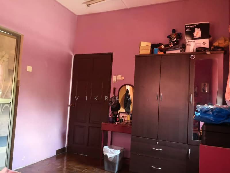 Semi-Detached House for Sale in Bandar Country Homes (Rawang) - Vikram . - Bedroom - PropertyGuru.com.my