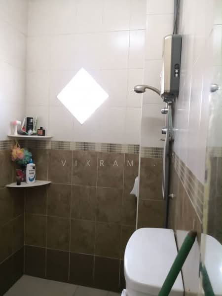 Semi-Detached House for Sale in Bandar Country Homes (Rawang) - Vikram . - Bathroom - PropertyGuru.com.my