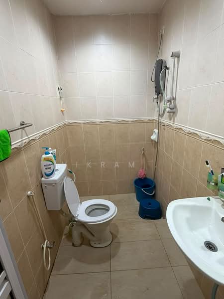 Semi-Detached House for Sale in Bandar Country Homes (Rawang) - Vikram . - Bathroom - PropertyGuru.com.my