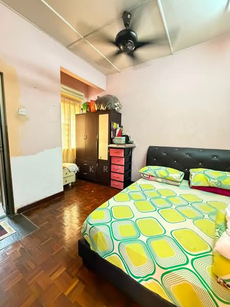Semi-Detached House for Sale in Bandar Country Homes (Rawang) - Vikram . - Bedroom - PropertyGuru.com.my