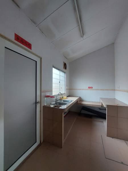 1-storey Terraced House for Sale in Taman Klang Utama (Kapar) - Han . - Kitchen - PropertyGuru.com.my