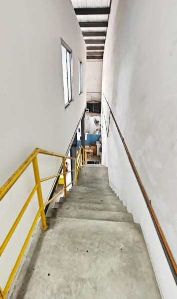 Factory for Rent in Sungai Buloh (Selangor) - Lee Sing Siong - Corridor - PropertyGuru.com.my