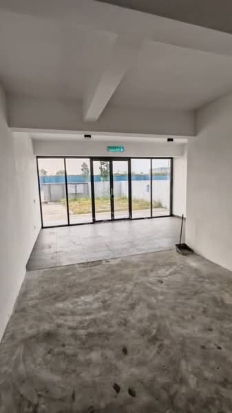 Factory for Sale in Sungai Buloh (Selangor) - Lucas Ngai - Entrance - PropertyGuru.com.my