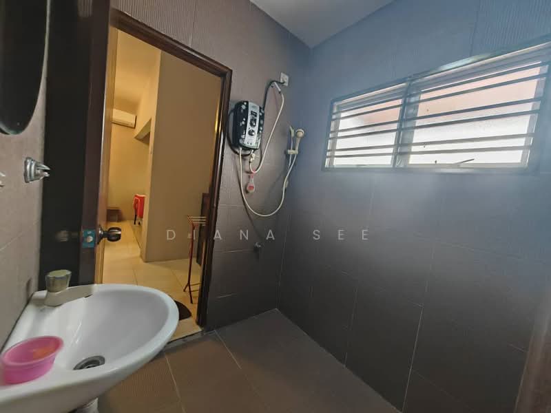 2-storey Terraced House for Sale in Taman Sri Sentosa (Klang) - Diana See - Bathroom - PropertyGuru.com.my
