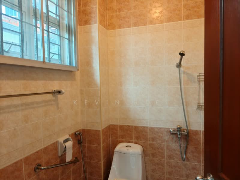 Rumah Berkembar untuk Dijual di Taman Sutera (Johor Bahru) - Kevin Lee - Bathroom - PropertyGuru.com.my