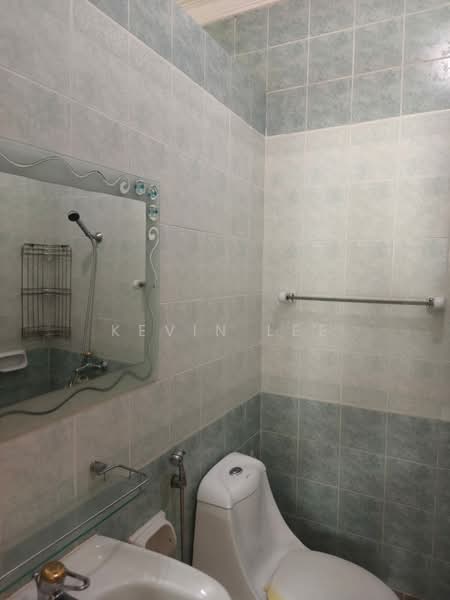 Rumah Berkembar untuk Dijual di Taman Sutera (Johor Bahru) - Kevin Lee - Bathroom - PropertyGuru.com.my