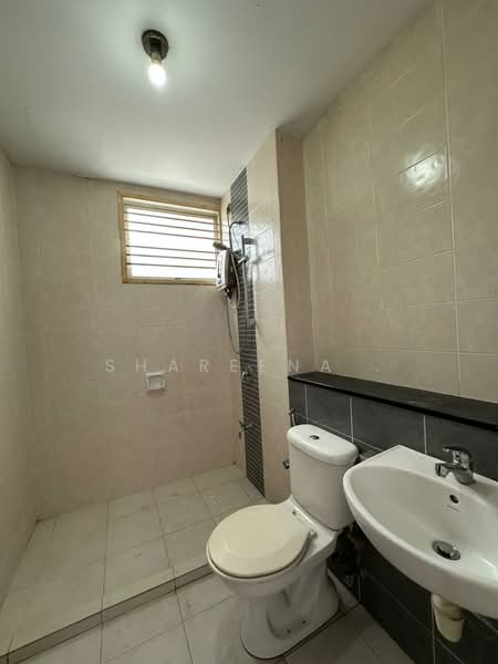 2-storey Terraced House for Sale in Alam Impian (Shah Alam) - Shareena . - Bathroom - PropertyGuru.com.my