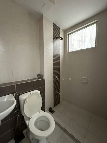 2-storey Terraced House for Sale in Alam Impian (Shah Alam) - Shareena . - Bathroom - PropertyGuru.com.my