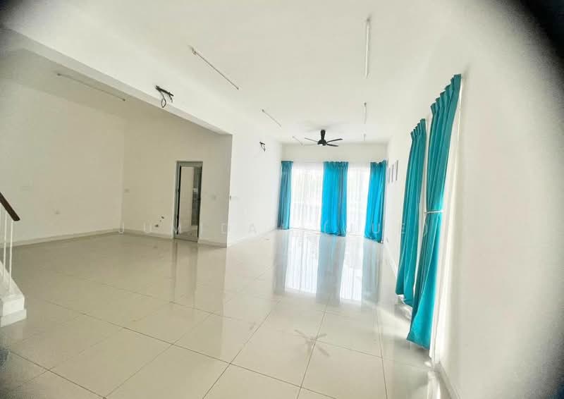 Townhouse for Rent in Kajang (Selangor) - JUMIDAH (JUE) - Living Room - PropertyGuru.com.my