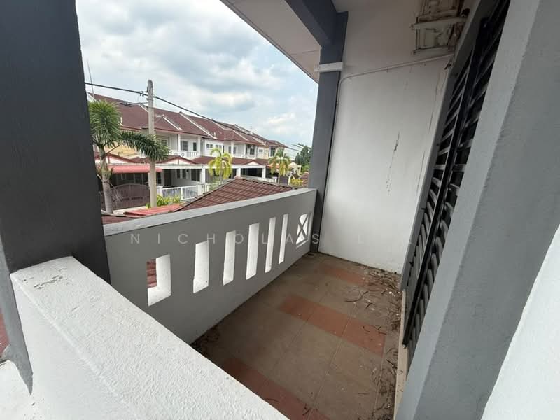 Rumah Teres 2 Tingkat untuk Dijual di Taman Bertuah (Ipoh) - Nicholas Lee - Balcony - PropertyGuru.com.my