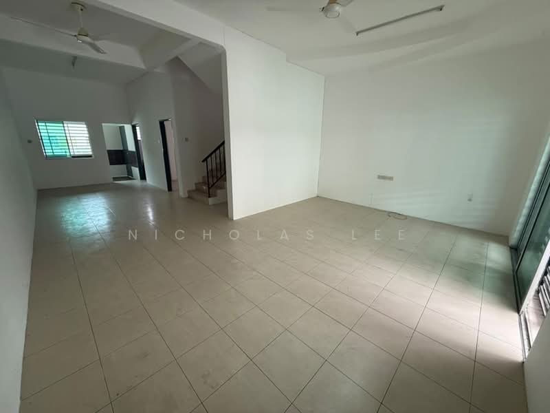 Rumah Teres 2 Tingkat untuk Dijual di Taman Bertuah (Ipoh) - Nicholas Lee - Living Room - PropertyGuru.com.my