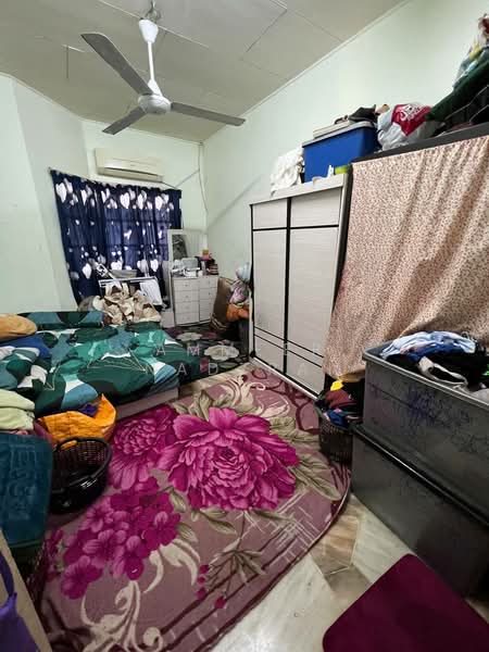 Rumah Teres 1 Tingkat untuk Dijual di Taman Desa Mewah (Semenyih) - Ammeer Nadzrai - Bedroom - PropertyGuru.com.my