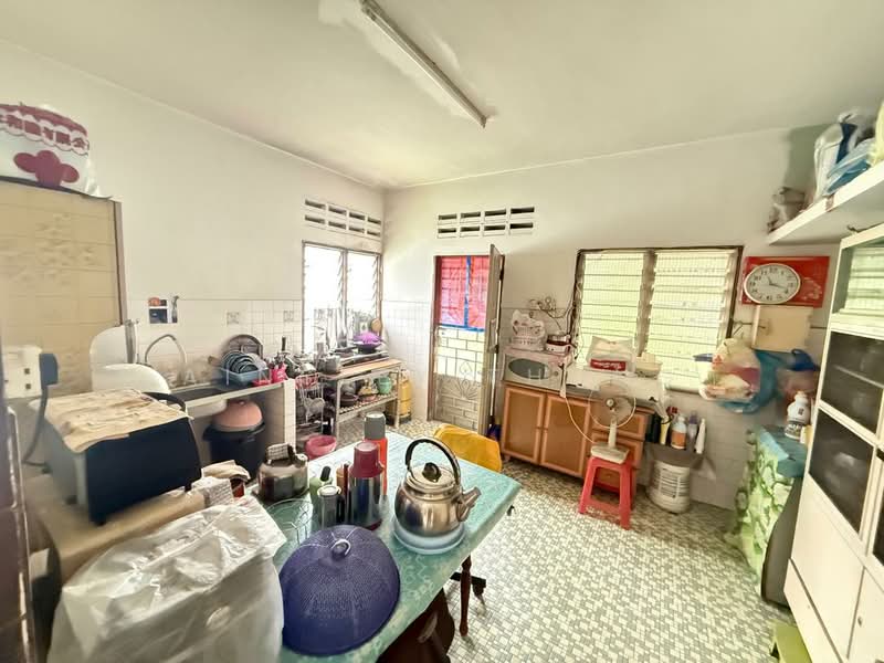 Semi-Detached House for Sale in Ipoh (Perak) - Ainsley Thong - Kitchen - PropertyGuru.com.my