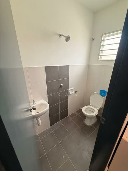 Terraced House for Rent in Rawang (Selangor) - Vikram . - Bathroom - PropertyGuru.com.my