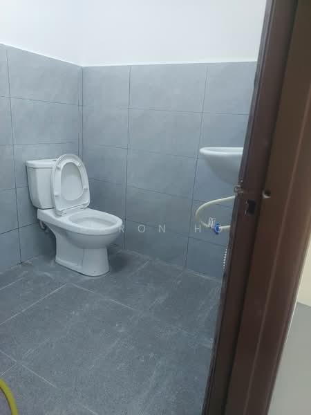 Semi-Detached House for Rent in Seksyen 8 (Petaling Jaya) - Aaron Ho - Bathroom - PropertyGuru.com.my