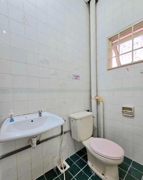 Rumah Teres 2 Tingkat untuk Dijual di Shah Alam (Selangor) - Aida Ali - Bathroom - PropertyGuru.com.my