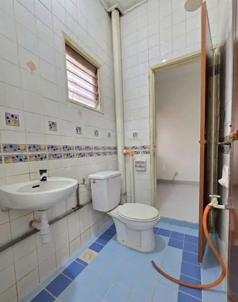 Rumah Teres 2 Tingkat untuk Dijual di Shah Alam (Selangor) - Aida Ali - Bathroom - PropertyGuru.com.my