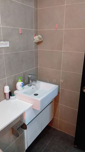 Servis Apartment untuk Disewa di Setia Sky 88 - Nick Low - Bathroom - PropertyGuru.com.my