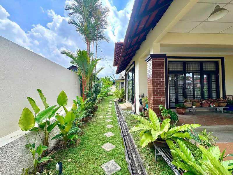 Bungalow for Sale in Kampung Tunku (Petaling Jaya) - Ammeer Nadzrai - Exterior - PropertyGuru.com.my
