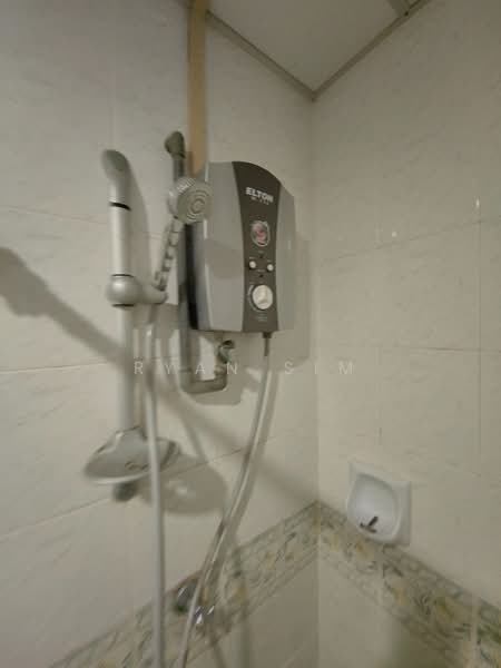 Pangsapuri untuk Disewa di Parkview Towers - Ryan Sim - Bathroom - PropertyGuru.com.my