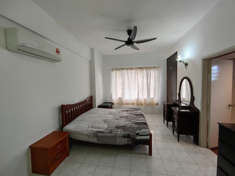 Pangsapuri untuk Disewa di Parkview Towers - Ryan Sim - Bedroom - PropertyGuru.com.my