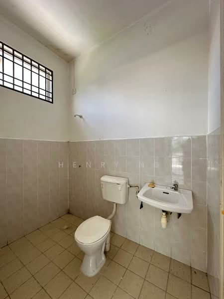 Rumah Berkembar untuk Dijual di Taman Merbau (Sungai Petani) - Henry Ng - Bathroom - PropertyGuru.com.my