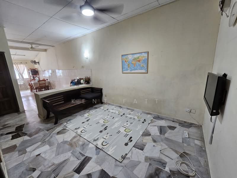 1-storey Terraced House for Sale in Taman Cheras Jaya (Cheras) - Kent Fatt - Living Room - PropertyGuru.com.my