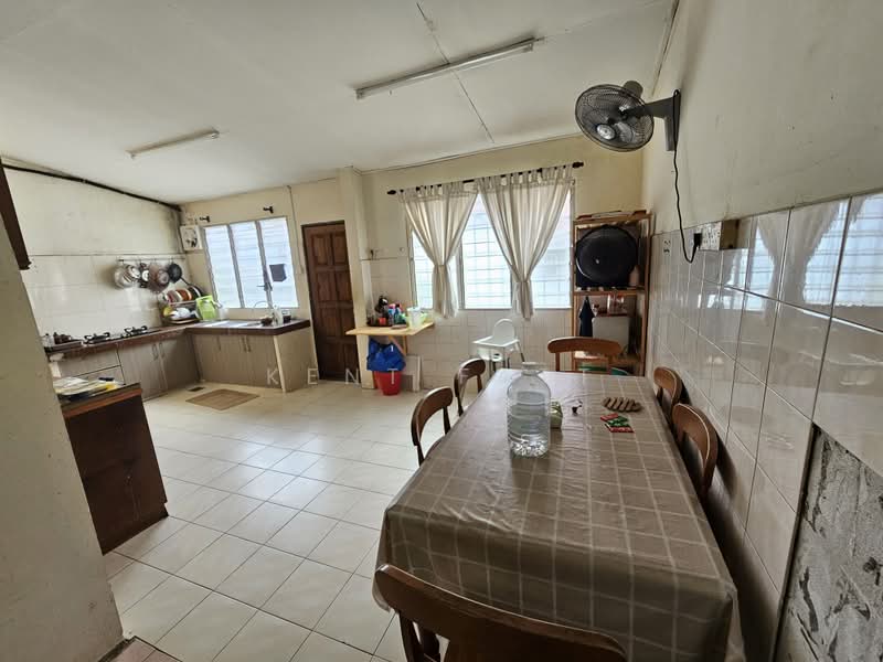 1-storey Terraced House for Sale in Taman Cheras Jaya (Cheras) - Kent Fatt - Kitchen - PropertyGuru.com.my