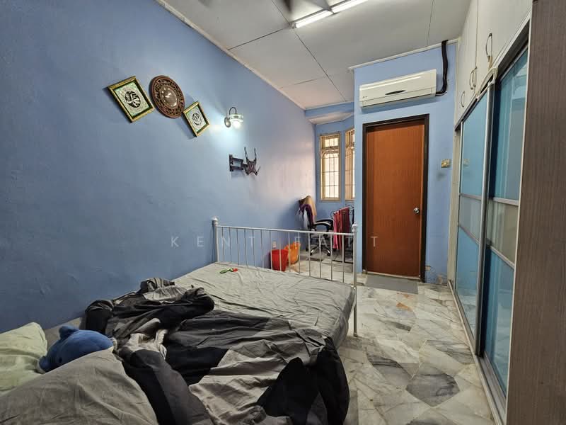 1-storey Terraced House for Sale in Taman Cheras Jaya (Cheras) - Kent Fatt - Bedroom - PropertyGuru.com.my