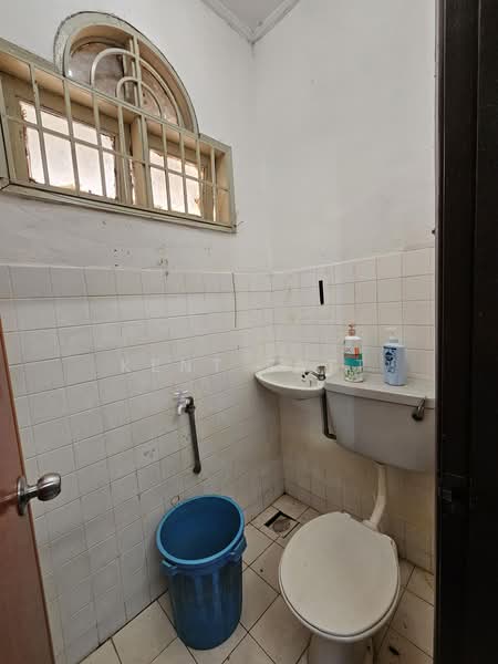 1-storey Terraced House for Sale in Taman Cheras Jaya (Cheras) - Kent Fatt - Bathroom - PropertyGuru.com.my