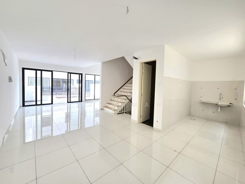 Terraced House for Sale in Damansara Perdana (Selangor) - Wind Mah - Living Room - PropertyGuru.com.my