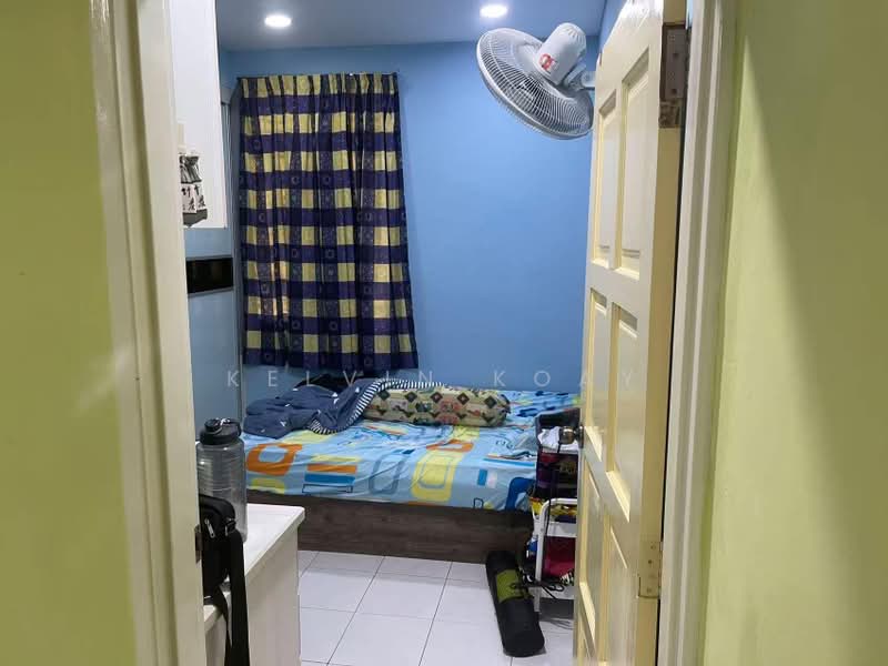 2-storey Terraced House for Sale in Taman Daya (Johor Bahru) - Kelvin Koay - Bedroom - PropertyGuru.com.my
