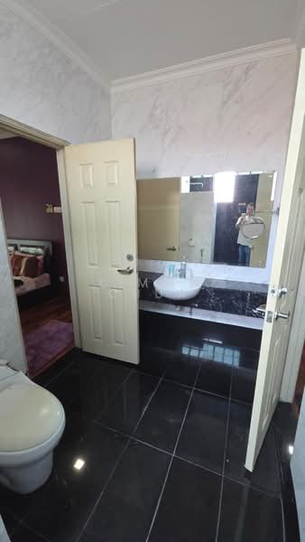 Bungalow for Sale in Bandar Putra Permai (Seri Kembangan) - Kimmy Chua - Bathroom - PropertyGuru.com.my