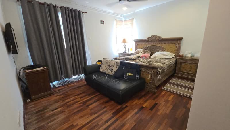 Bungalow for Sale in Bandar Putra Permai (Seri Kembangan) - Kimmy Chua - Bedroom - PropertyGuru.com.my