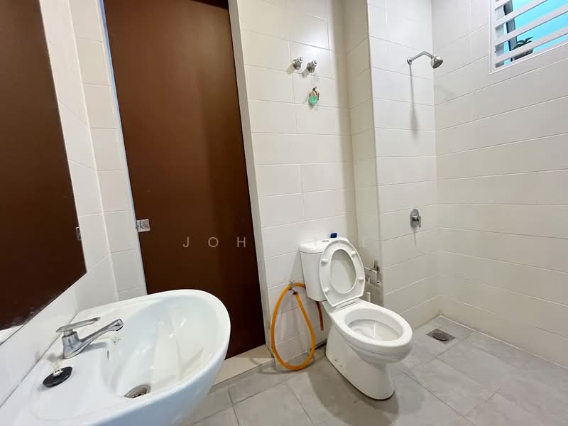 2-storey Terraced House for Rent in Bandar Saujana Putra (Tanjong Duabelas) - John Tee - Bathroom - PropertyGuru.com.my