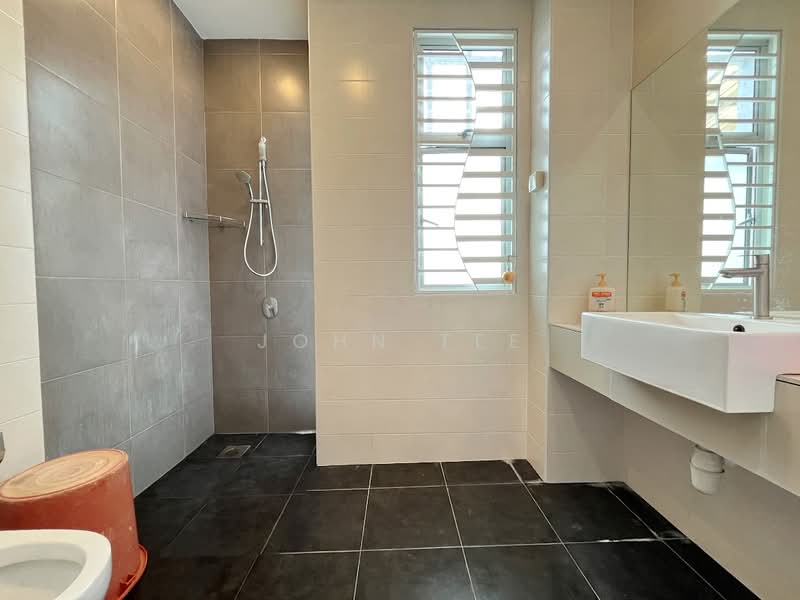 2-storey Terraced House for Rent in Bandar Saujana Putra (Tanjong Duabelas) - John Tee - Bathroom - PropertyGuru.com.my