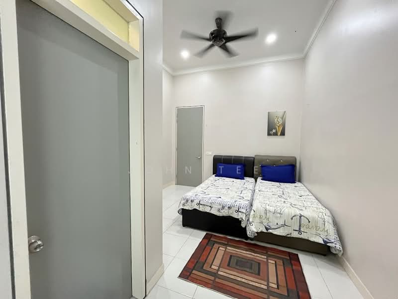 2-storey Terraced House for Rent in Bandar Saujana Putra (Tanjong Duabelas) - John Tee - Bedroom - PropertyGuru.com.my