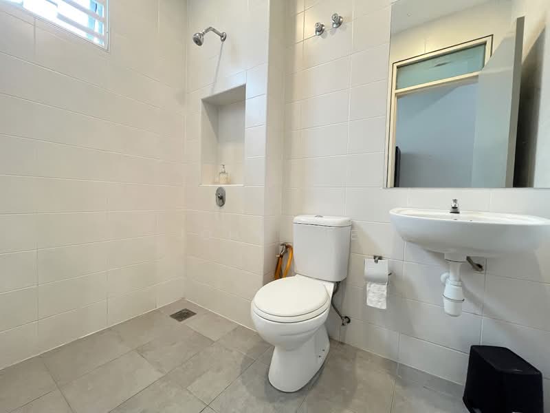 2-storey Terraced House for Rent in Bandar Saujana Putra (Tanjong Duabelas) - John Tee - Bathroom - PropertyGuru.com.my