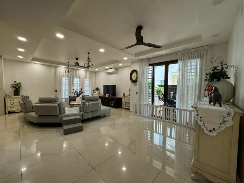 Link Bungalow for Sale in Taman Mount Austin (Tebrau) - Richard Yong - Living Room - PropertyGuru.com.my