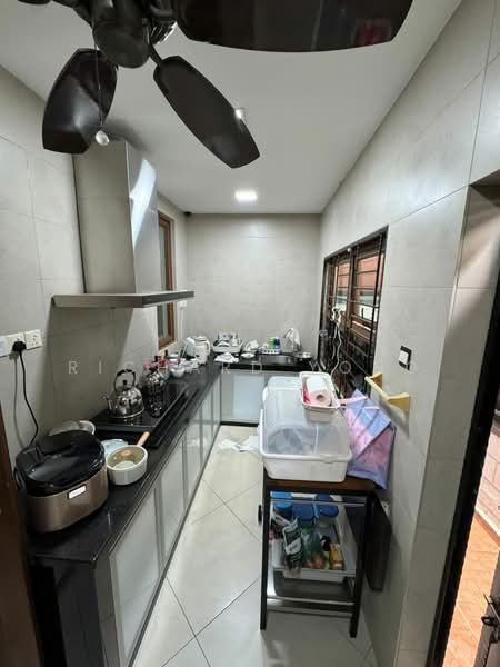 Link Bungalow for Sale in Taman Mount Austin (Tebrau) - Richard Yong - Kitchen - PropertyGuru.com.my