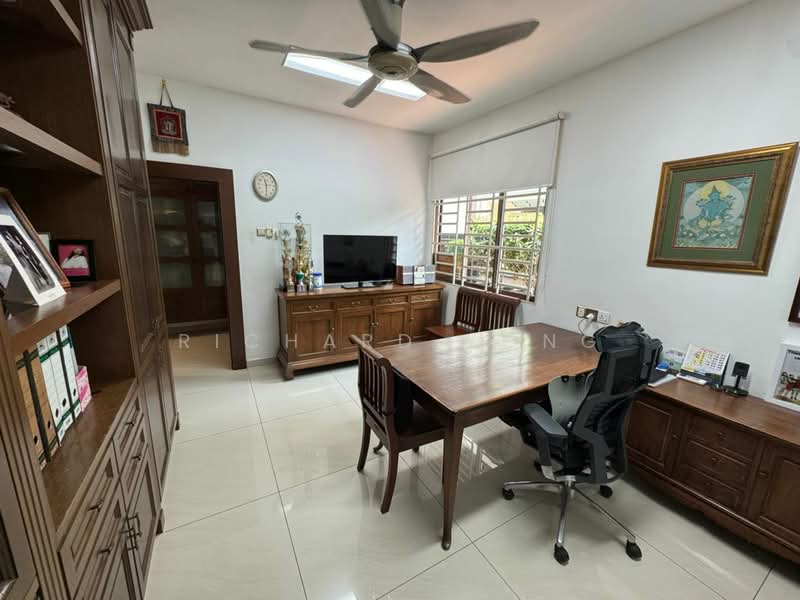 Link Bungalow for Sale in Taman Mount Austin (Tebrau) - Richard Yong - Study - PropertyGuru.com.my