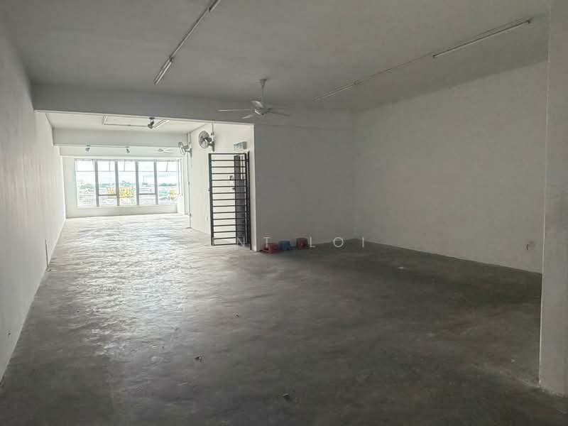 Shop / Office for Rent in Taman Ungku Tun Aminah (Skudai) - Kent Loi - Interior - PropertyGuru.com.my