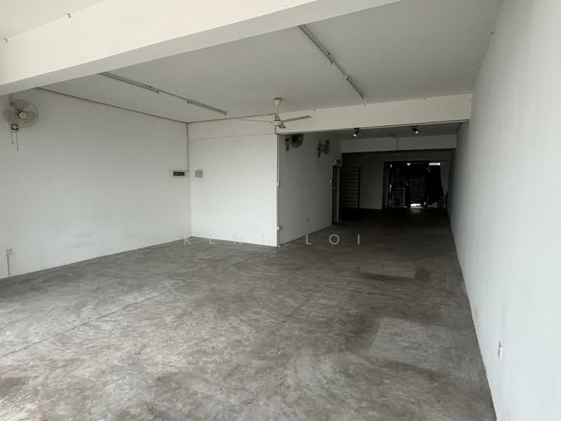 Shop / Office for Rent in Taman Ungku Tun Aminah (Skudai) - Kent Loi - Interior - PropertyGuru.com.my