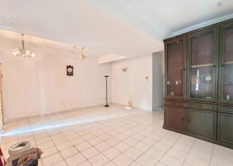 Rumah Teres 2 Tingkat untuk Dijual di Shah Alam (Selangor) - Aida Ali - Living Room - PropertyGuru.com.my