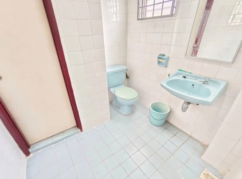 Rumah Teres 2 Tingkat untuk Dijual di Shah Alam (Selangor) - Aida Ali - Bathroom - PropertyGuru.com.my